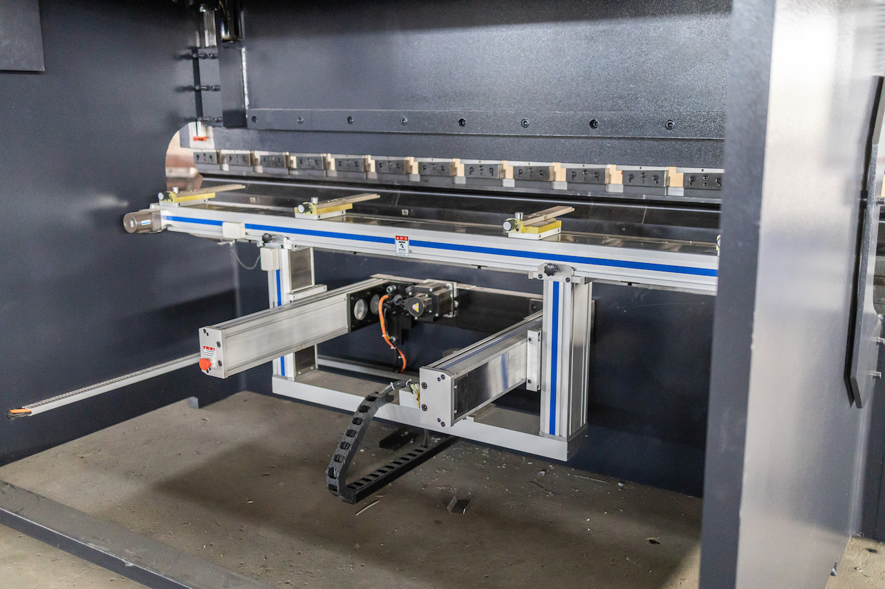 100t hydraulisk Cnc-bromspress Crowning Cnc kantpress Delem