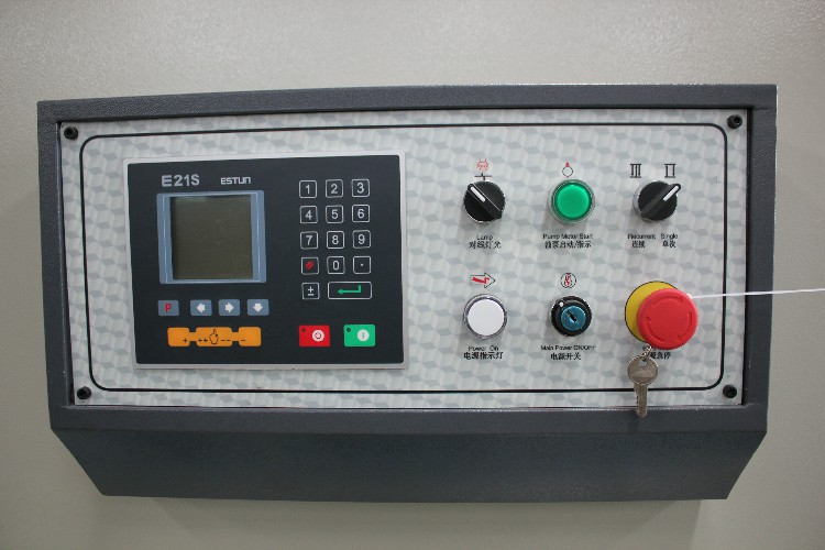 12mm 3200mm Hydraulic Guillotine Shearing Machine Cnc Steel Sheet Cutting Machine 12mm 3200mm hydraulisk giljotinklippmaskin Cnc stålplåtsskärmaskin