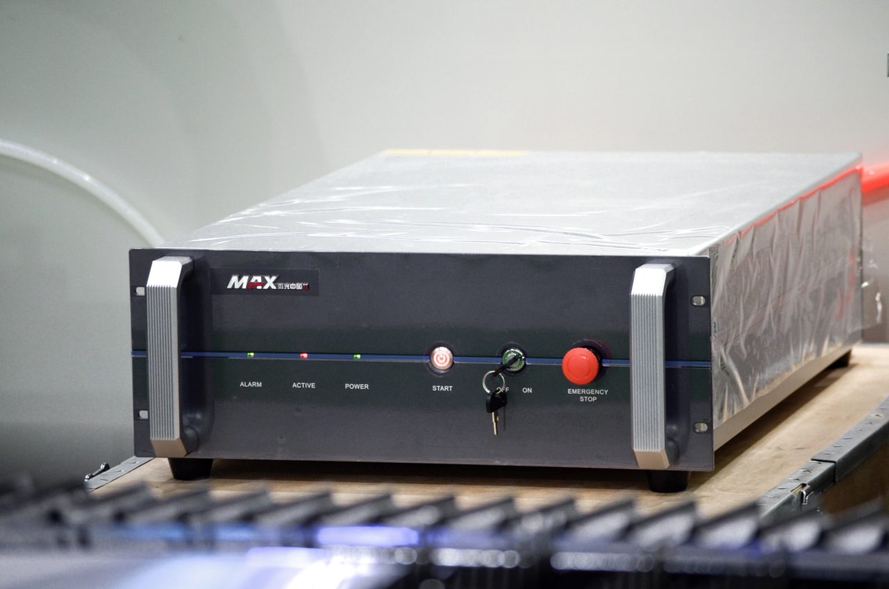 1500*3000mm 500w Racuys Or Ipg Fiber Laser Cutting Machine 1500*3000mm 500w Racuys eller Ipg fiberlaserskärmaskin