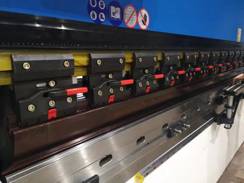 160t-4000 4-axis Cnc Hydraulic Bending Machine Press Brake 160t-4000 4-axlig Cnc hydraulisk bockningsmaskin kantpress