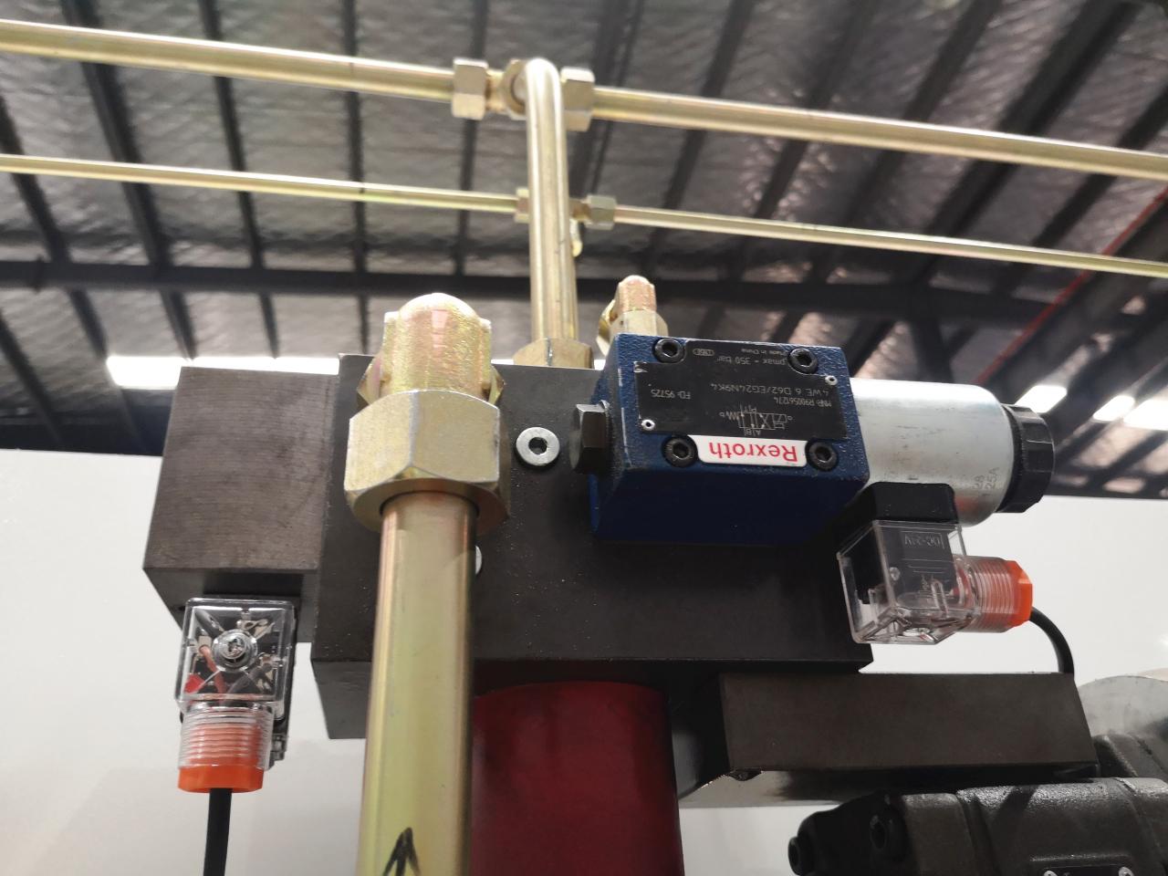 160t-4000 4-axis Cnc Hydraulic Bending Machine Press Brake 160t-4000 4-axlig Cnc hydraulisk bockningsmaskin kantpress