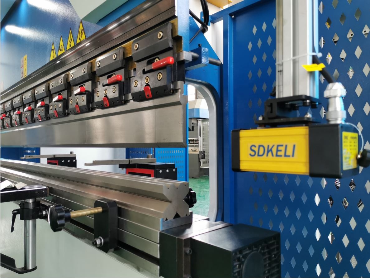 160t-4000 4-axis Cnc Hydraulic Bending Machine Press Brake 160t-4000 4-axlig Cnc hydraulisk bockningsmaskin kantpress