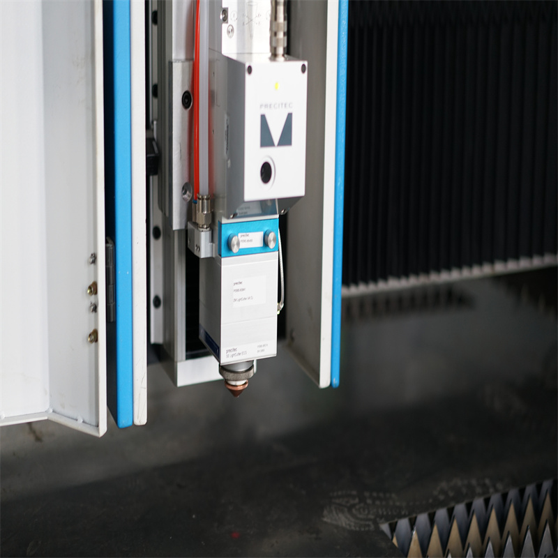2000w metalllaserskärare Cnc plåtfiberlaserskärmaskin
