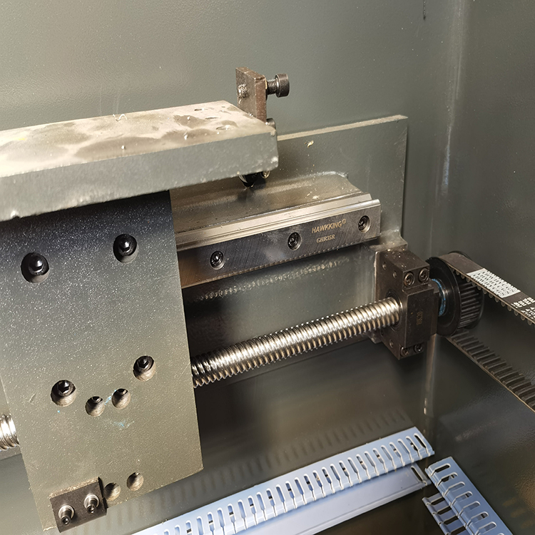 300t/4000 Hydraulic Press Brake Machine 300t/4000 hydraulisk kantpressmaskin