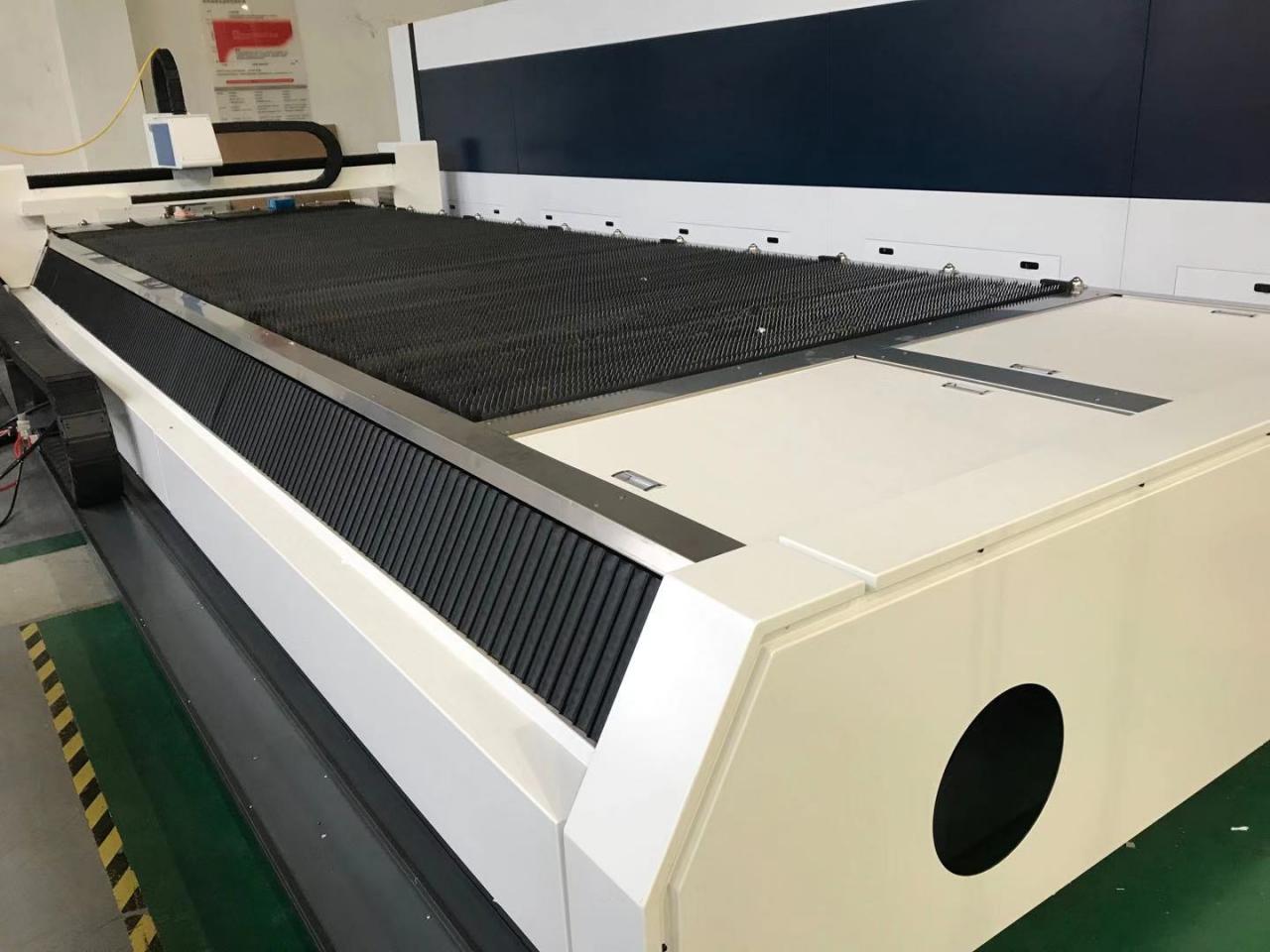 3015 4015 1kw To 6kw Cnc Fiber Laser Cutting Machine Raycus Laser Power 3015 4015 1kw till 6kw Cnc fiberlaserskärmaskin Raycus Laser Power