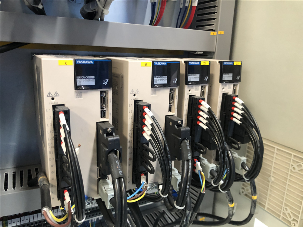 3+1 Axis Cnc Hydraulic Press Brake With Esa System 3+1 Axis Cnc Hydraulisk kantpress med Esa-system