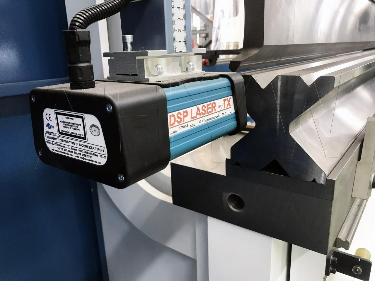 4 Axis Cnc Tandem Press Brake With Delem Da58t 2d Graphical Controller 4 Axis Cnc Tandem kantpress med Delem Da58t 2d grafisk styrenhet