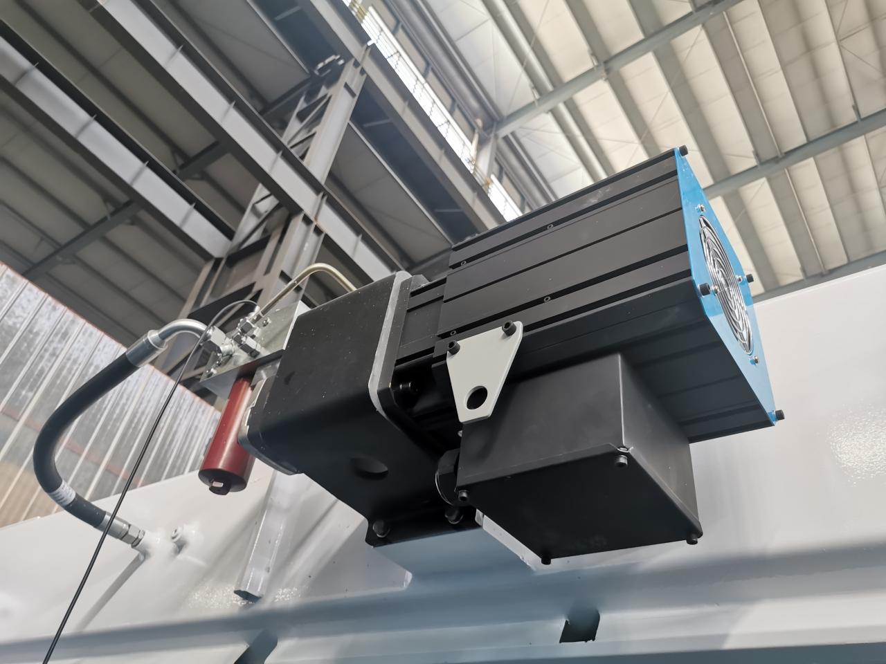 4 Axis Cnc Tandem Press Brake With Delem Da58t 2d Graphical Controller 4 Axis Cnc Tandem kantpress med Delem Da58t 2d grafisk styrenhet