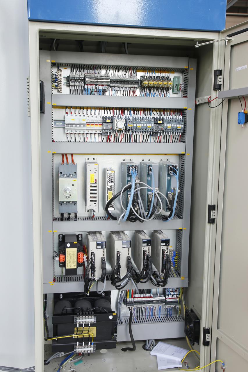 4 Axis Cnc Tandem Press Brake With Delem Da58t 2d Graphical Controller 4 Axis Cnc Tandem kantpress med Delem Da58t 2d grafisk styrenhet