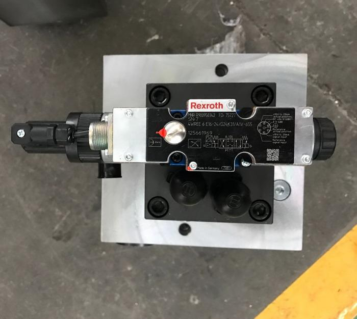 4 Axis Cnc Tandem Press Brake With Delem Da58t 2d Graphical Controller 4 Axis Cnc Tandem kantpress med Delem Da58t 2d grafisk styrenhet