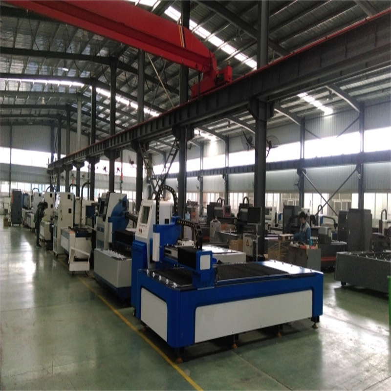 500w plåt Billigt pris Fiberlaserskärmaskin till salu