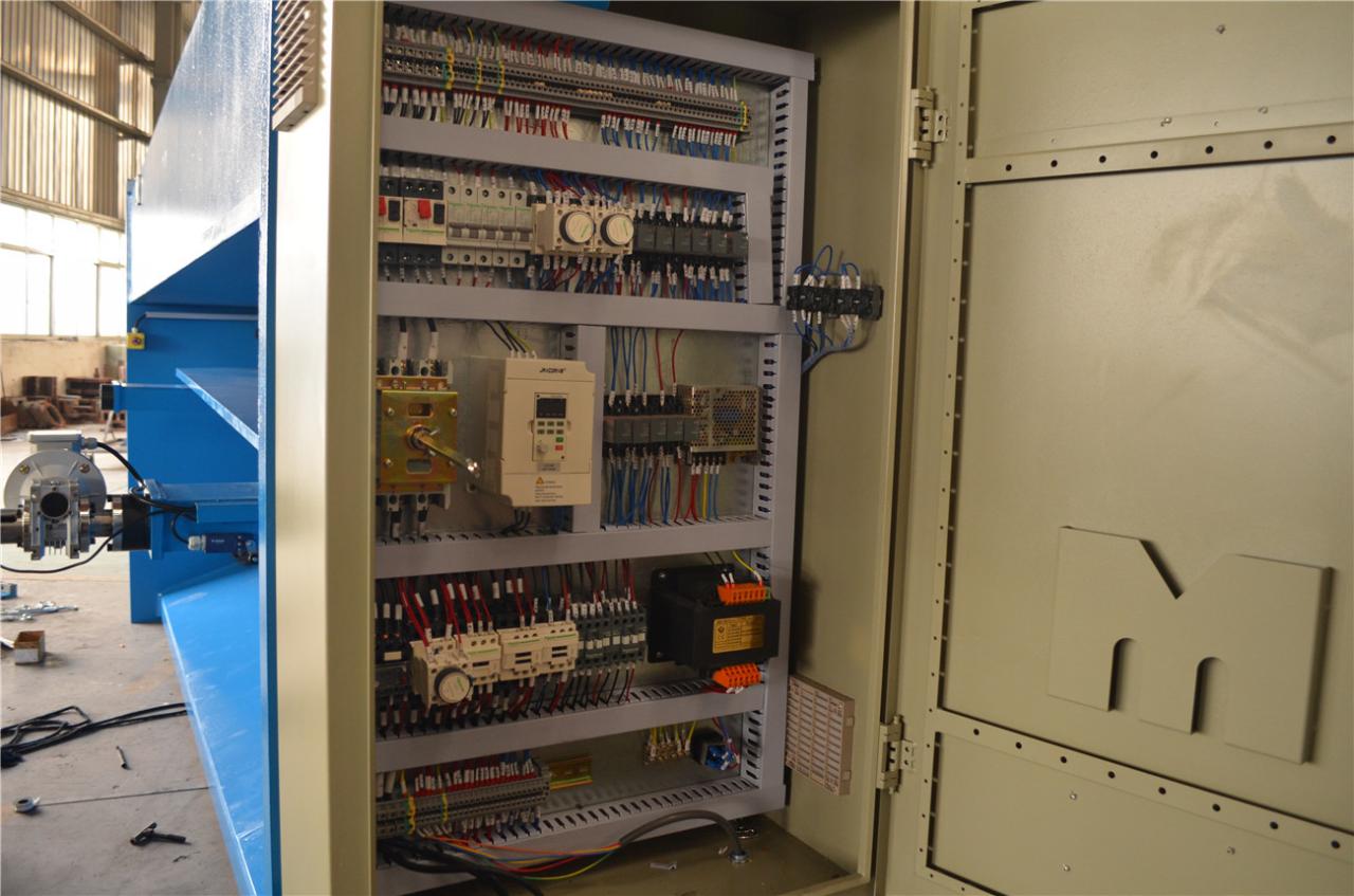 6*3200mm Guillotine Shears Metal Shear Hydraulic Iron Sheet Cutting Shearing Machine 6*3200 mm giljotinsax Metallsax Hydraulisk järnplåtsskärmaskin