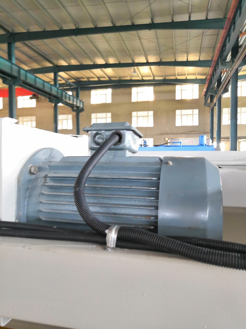 6mm Q11 Electric Sheet Plate Shearing Machine 8 Feet Sheet Metal Shearing Machine 6 mm Q11 elektrisk plåtklippningsmaskin 8 fot plåtklippningsmaskin