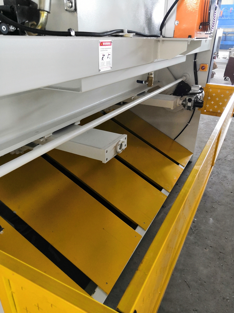 6mm Q11 Electric Sheet Plate Shearing Machine 8 Feet Sheet Metal Shearing Machine 6 mm Q11 elektrisk plåtklippningsmaskin 8 fot plåtklippningsmaskin