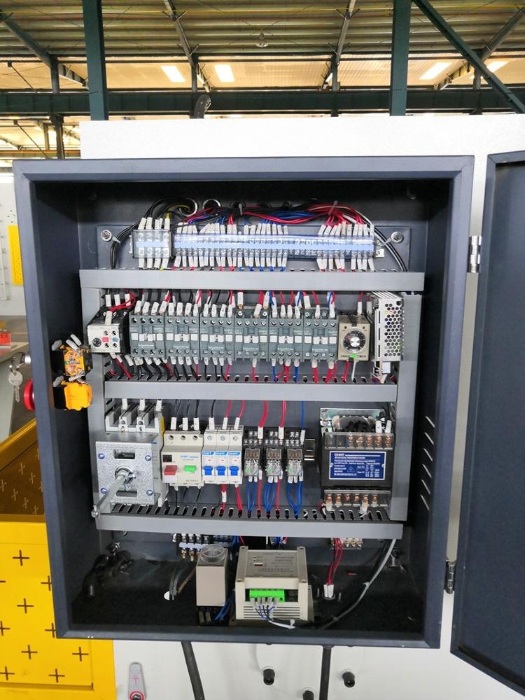 6mm Q11 Electric Sheet Plate Shearing Machine 8 Feet Sheet Metal Shearing Machine 6 mm Q11 elektrisk plåtklippningsmaskin 8 fot plåtklippningsmaskin