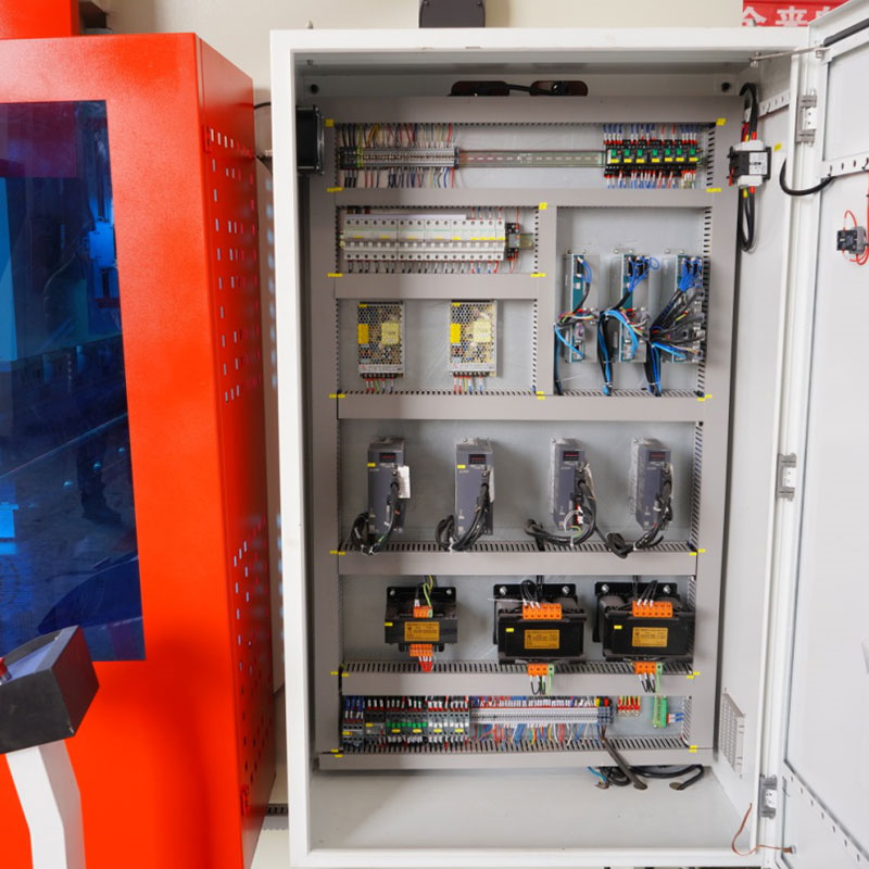 CNC hydraulisk kantpressmaskin modell Wc67k-80tx3200