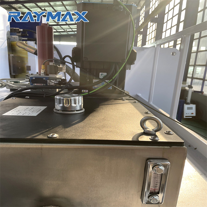 Cnc kantpressbockningsmaskin med Da52t-system