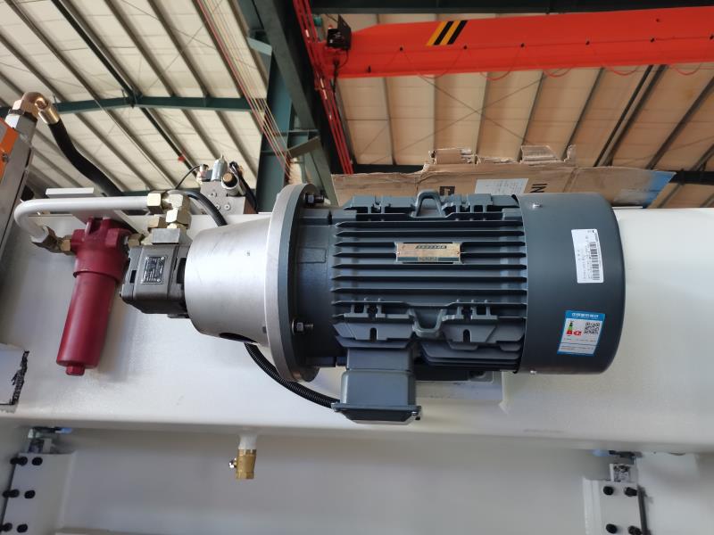 China Metal Hydraulic Press Brake Machine With Reasonable Price Kina metall hydraulisk kantpress med rimligt pris