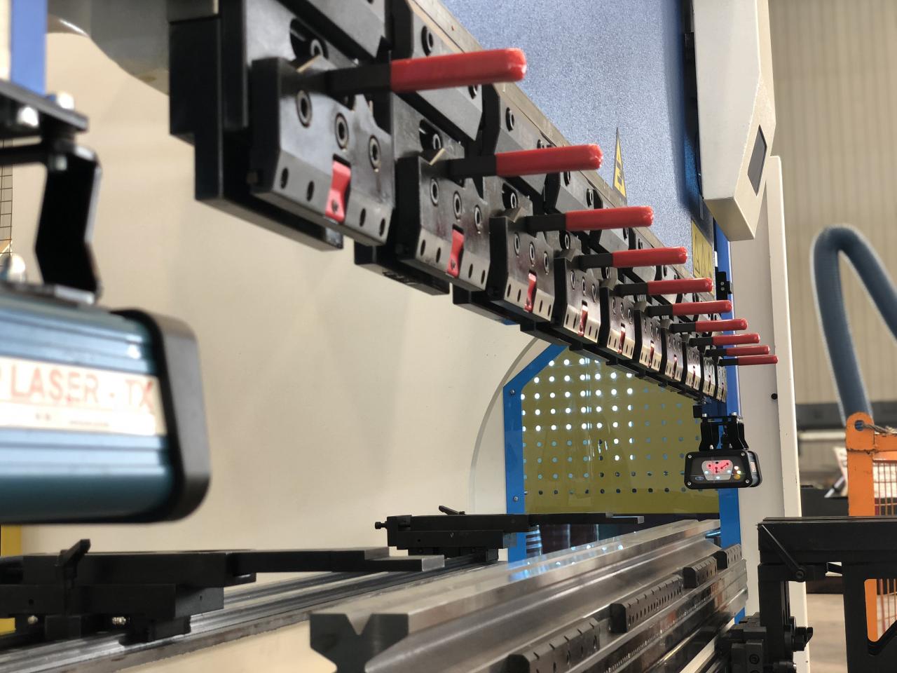 Cnc Hydraulic Bending Machine 160x3200 Press Brake Price Cnc Hydraulisk bockmaskin 160x3200 kantpress Pris