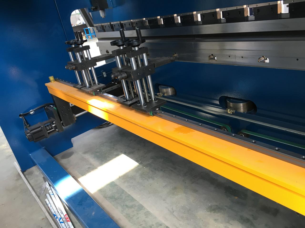 Cnc Servo Press Brake 250t/3.2m 3+1 Axis 3 Meter Sheet Metal Press Brake Cnc Servo kantpress 250t/3,2m 3+1 Axis 3 Meter Plåtkantpress