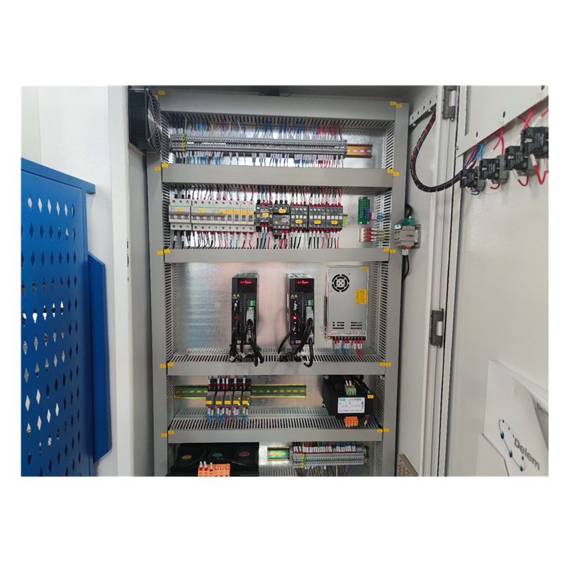 Hydraulic Press Brake Of 130t/3200mm 4+1 Axis Delem Da53t Cnc Press Brake Hydraulisk kantpress med 130t/3200mm 4+1-axel Delem Da53t Cnc kantpress