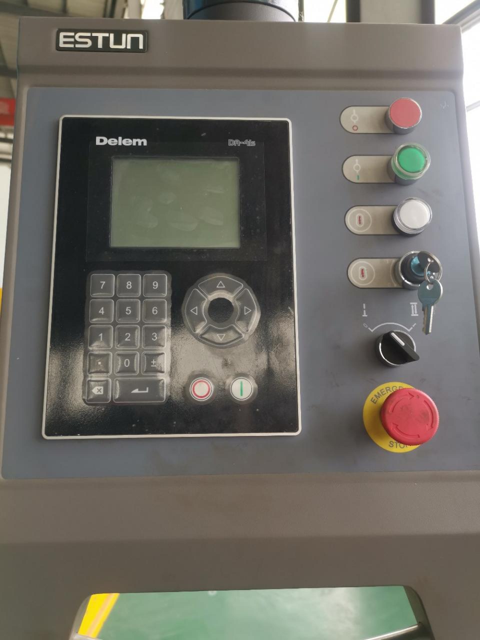 Hydraulic Stainless Steel Wc67y/k-300/6000 Mould Crowning Press Brake Hydraulisk rostfritt stål Wc67y/k-300/6000 formpressning pressbroms