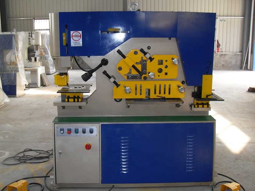 Q35y Series Multifunctional Hydraulic Iron Worker Combined Shearing And Punching Machine Q35y-serien multifunktionell hydraulisk järnarbetare kombinerad klipp- och stansmaskin