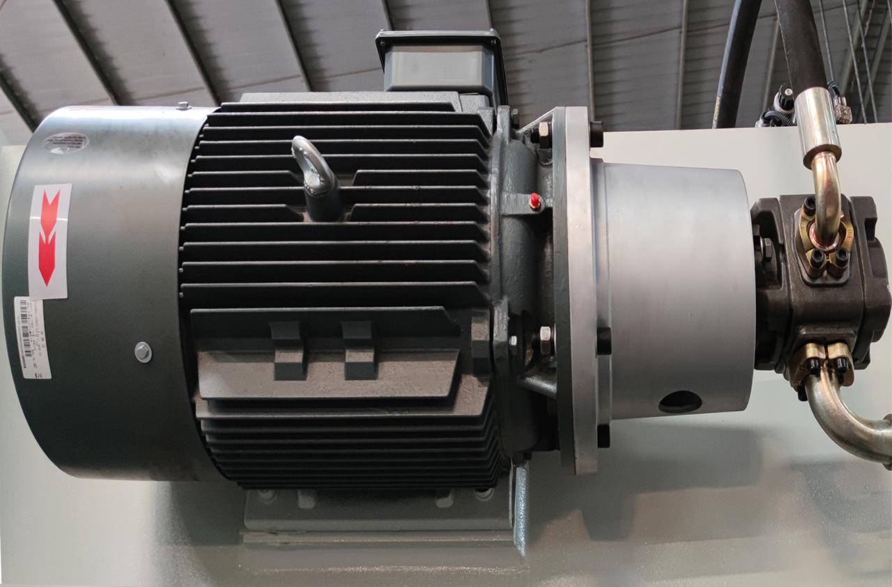 Qc11k Hydraulisk klippmaskin och giljotinklippningsmaskin för plåtskärning