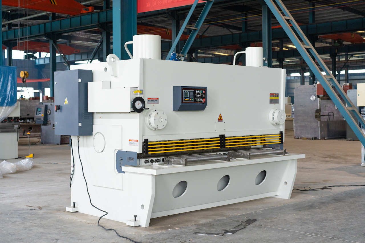 Qc11y 8x3200 Sheet Metal Shearing Machine Steel Plate Hydraulic Shearing Machine Qc11y 8x3200 plåtklippningsmaskin Stålplåtshydraulisk klippmaskin