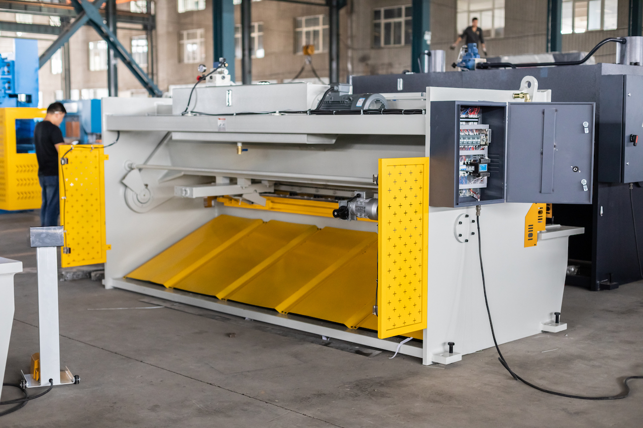 Qc11y 8x3200 plåtklippningsmaskin Stålplåtshydraulisk klippmaskin