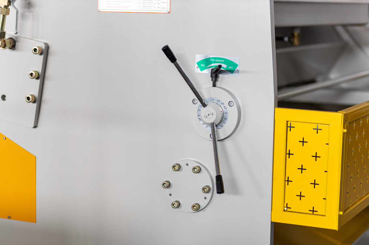 Qc11y 8x3200 plåtklippningsmaskin Stålplåtshydraulisk klippmaskin